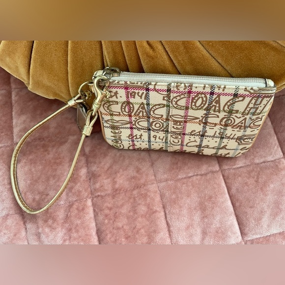 Coach Wrislet - Picture 4 of 4